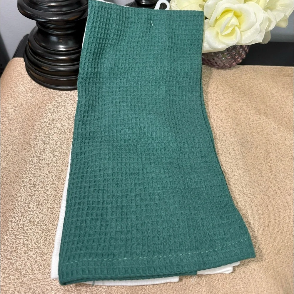 NWT Set of 2 What The Elf Kitchen Towels